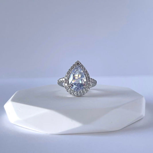 London | Pear Moissanite Luxury Ring | Beauty Accessory Gift for Her